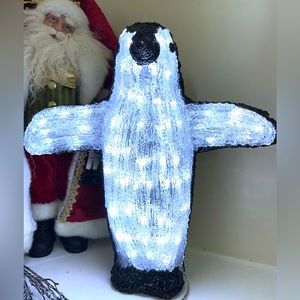 INDOOR/OUTDOOR 16” TALL ILLUMINATED PENGUIN!